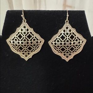 Kendra Scott Kirsten Filigree earrings in Gold